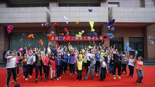 瞧，他們嗨瘋了！