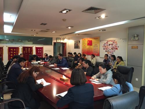 礦建二公司第一時間傳達(dá)貫徹建設(shè)集團(tuán)干部大會精神