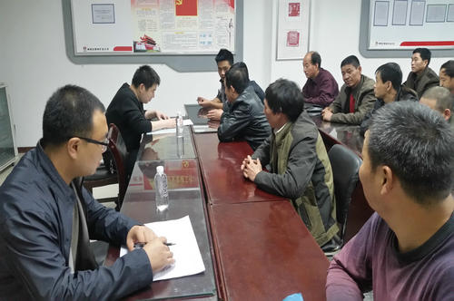 洗選煤運營公司紅柳林運營項目部全員背誦“雙危辨識” 強化安全意識