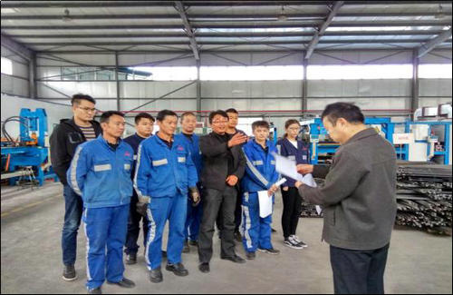 洗選煤運營公司礦山支護(hù)材料加工廠開展安全生產(chǎn)應(yīng)急救援