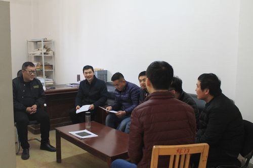 銅煤公司基層項(xiàng)目部開(kāi)展“自己找、同事提”對(duì)照檢查活動(dòng)