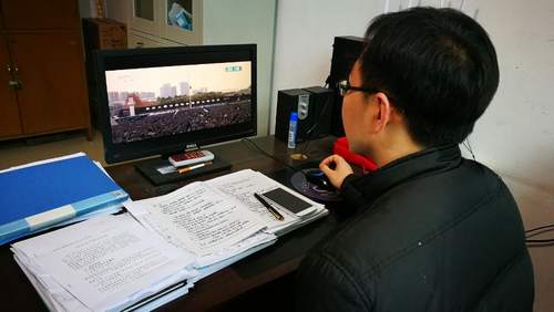 澄合分公司職工收看12.13國家公祭日紀(jì)念活動