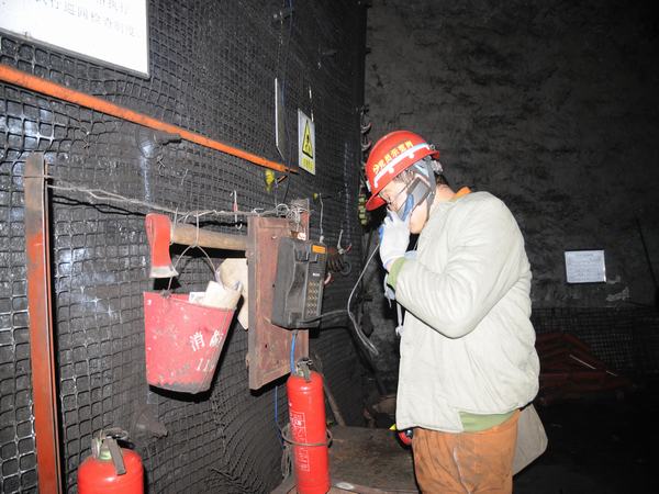 掘進(jìn)公司:貫徹十九大 黨員在行動(dòng)