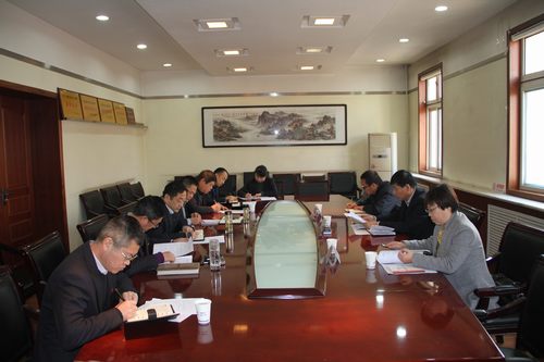 建設(shè)集團(tuán)聯(lián)合黨委副書記、紀(jì)委書記、工會負(fù)責(zé)人侯本英深入銅煤公司督導(dǎo)黨委中心組學(xué)習(xí)研討