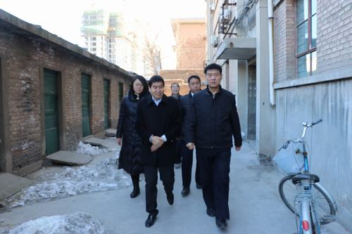 建設(shè)集團(tuán)聯(lián)合黨委副書(shū)記、紀(jì)委書(shū)記、工會(huì)主席侯本英一行慰問(wèn)澄合分公司困難職工