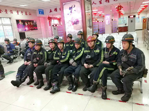 機電安裝公司黃陵項目部承建的二部膠帶機試運轉(zhuǎn)成功