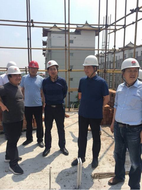 贠公法深入咸陽分公司、天工公司、路橋分公司、澄合分公司工地檢查指導安全工作