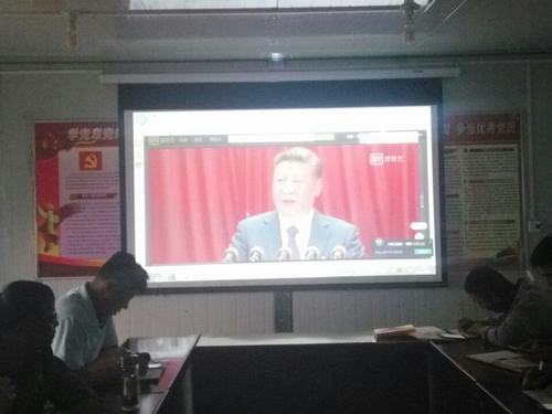 新時(shí)代 新成就《厲害了，我的國(guó)》