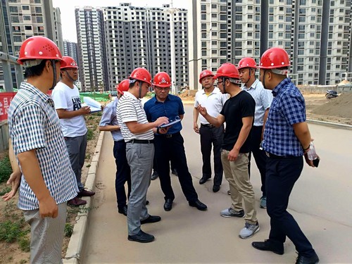 王明智深入銅煤1#、2#號小區(qū)施工現(xiàn)場檢查指導工作