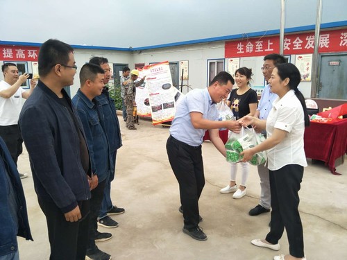 陜煤建設(shè)中煤公司深入一線開展“送清涼”活動