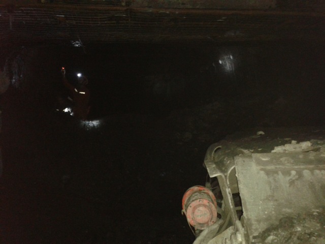 陜煤建設礦建三公司雙龍項目部106運輸順槽順利貫通