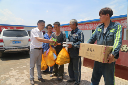 陜煤建設(shè)機(jī)電安裝公司啟動(dòng)“送清涼、查隱患、保安康”活動(dòng)