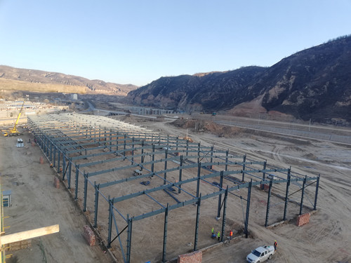 陜煤建設(shè)天工公司土建三部清澗北國棗業(yè)紅棗深加工項目干制紅棗車間工程鋼結(jié)構(gòu)主體框架完工