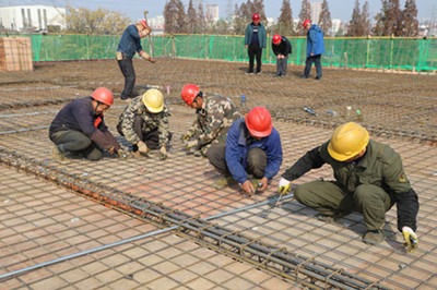 陜煤建設(shè)漢中分公司突出“三?！比Υ蚝媚昴┦展賾?zhàn)