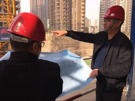 扎根一線 堅守工地好男兒