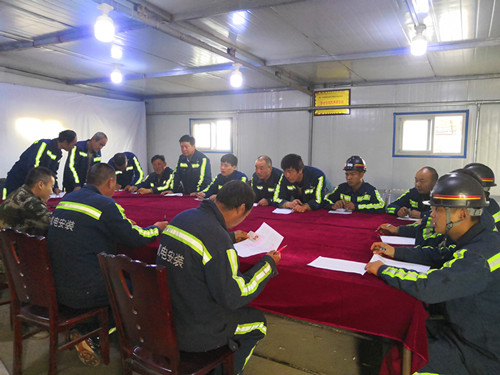 陜煤建設(shè)機電安裝公司小保當項目部完成井下“管線質(zhì)量標準化”整改