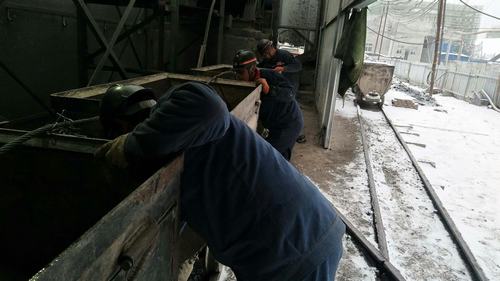 陜煤建設(shè)礦建二公司各項(xiàng)目部認(rèn)真開展“提升運(yùn)輸、車輛運(yùn)輸安全整治專項(xiàng)活動(dòng) ”