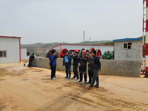 陜煤建設(shè)礦建二公司與中煤公司開展安全生產(chǎn)標準化施工交流學(xué)習