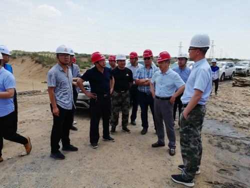 陜西鐵路物流集團有限公司黨委書記、執(zhí)行董事、總經(jīng)理趙國智一行蒞臨靖神鐵路項目施工現(xiàn)場檢查指導(dǎo)工作