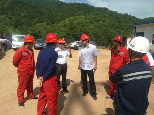 黃陵建北煤礦領(lǐng)導(dǎo)蒞臨陜煤建設(shè)礦建二公司建莊項目部檢查指導(dǎo)工作