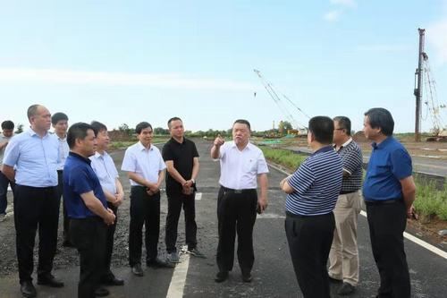 公司領(lǐng)導(dǎo)寧興剛、王寧、楊讓順深入渭南開(kāi)沃項(xiàng)目檢查指導(dǎo)工作