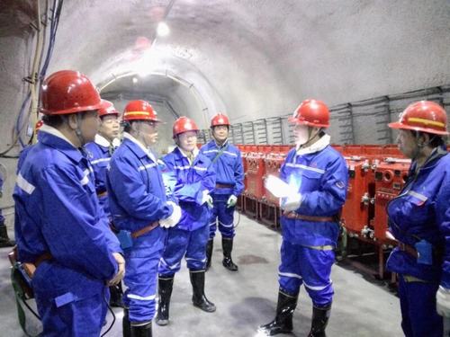 銅川耀州區(qū)煤礦企業(yè)負(fù)責(zé)人與陜煤建設(shè)礦建二公司冶坪項(xiàng)目部開展學(xué)習(xí)對標(biāo)