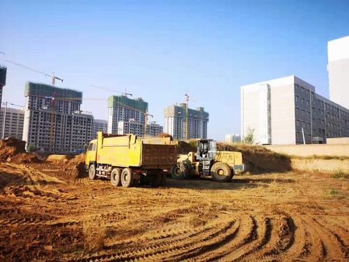 陜煤建設(shè)銅煤公司承建的靖邊縣金地華府9#-16#樓、地下車庫及商業(yè)部分工程正式開工建設(shè)