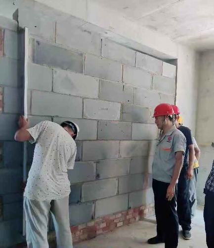 青春，在工地上綻放