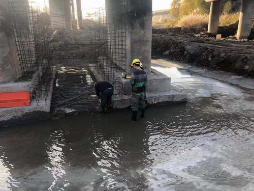 陜煤建設(shè)銅煤公司承建的河道棧橋地基水毀搶險加固工程如火如荼進行中