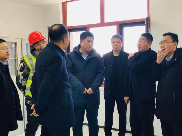 靖邊縣縣委書記劉維平一行蒞臨陜煤建設(shè)銅煤公司承建的靖邊金地華府項(xiàng)目調(diào)研指導(dǎo)工作