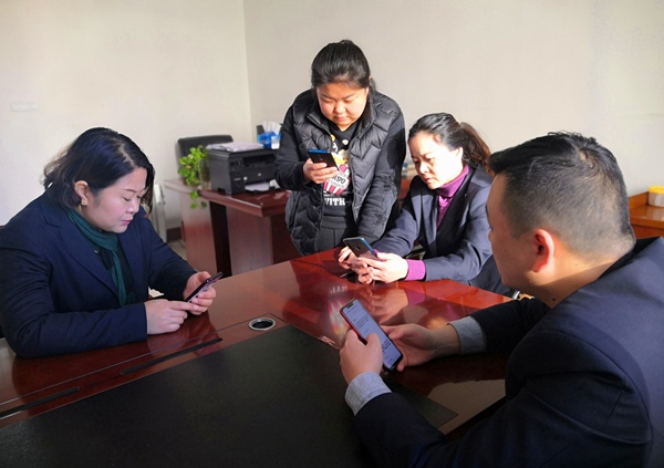 陜煤建設礦建三公司工會組織陜西省企業(yè)工資集體協(xié)商條例學習“接地氣”