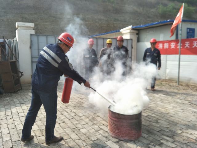 陜煤建設(shè)洗選煤運(yùn)營公司安裝第二項(xiàng)目部：“冬季三防”工作有聲有色進(jìn)行中