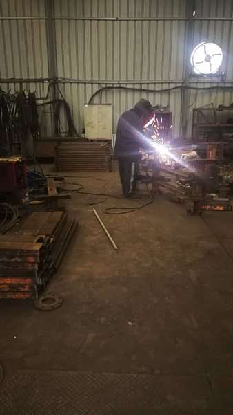 陜煤建設(shè)掘進公司：自行檢修設(shè)備為年后施工做足準備