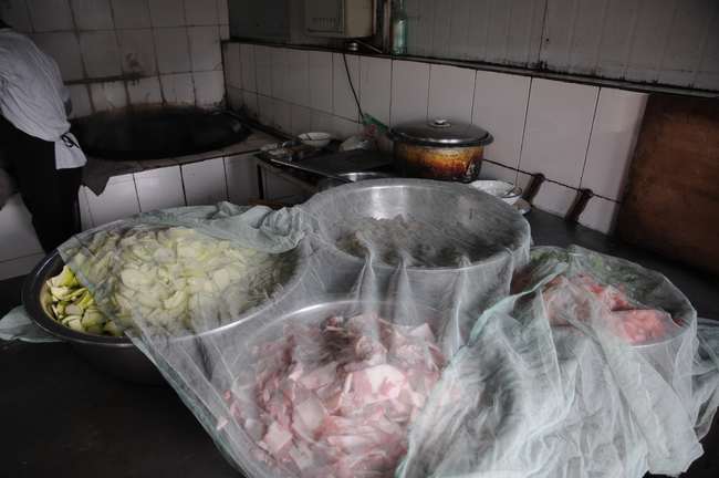 陜煤建設(shè)掘進公司：重檢“兩堂一舍”保障工作更要保障生活