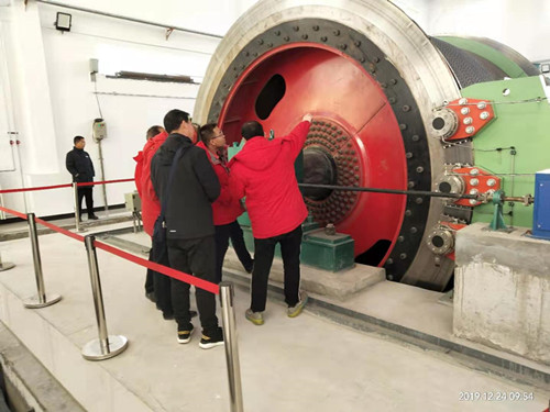 陜煤建設(shè)機電安裝公司承建的外部馬蓮臺煤礦提升機安裝工程順利通過驗收