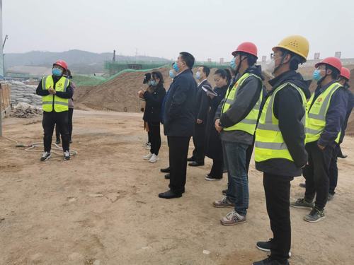 陜西省政府投資評審中心、陜西省發(fā)改委縣域處及咸陽市發(fā)改委相關(guān)領(lǐng)導(dǎo)蒞臨銀西高鐵項目指導(dǎo)檢查工作