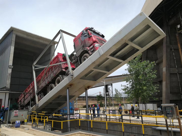 陜煤建設漢中分公司承建的漢鋼公司新增汽車卸料系統(tǒng)順利通過驗收