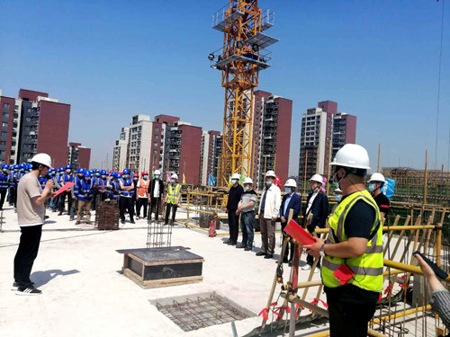 陜煤建設公司：藍山水岸南區(qū)住宅項目主體全部順利封頂