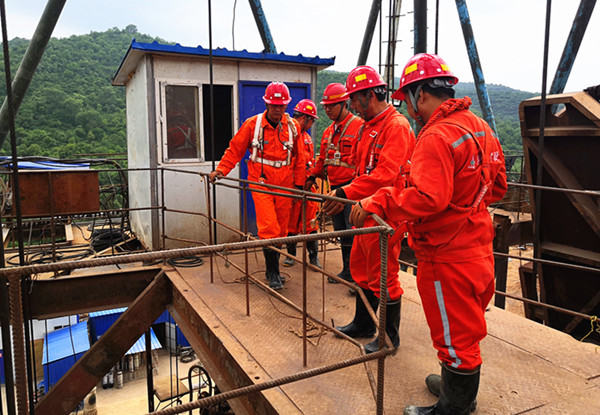 陜煤建設(shè)礦建三公司現(xiàn)場(chǎng)檢查督促“安全月活動(dòng)”深入開(kāi)展