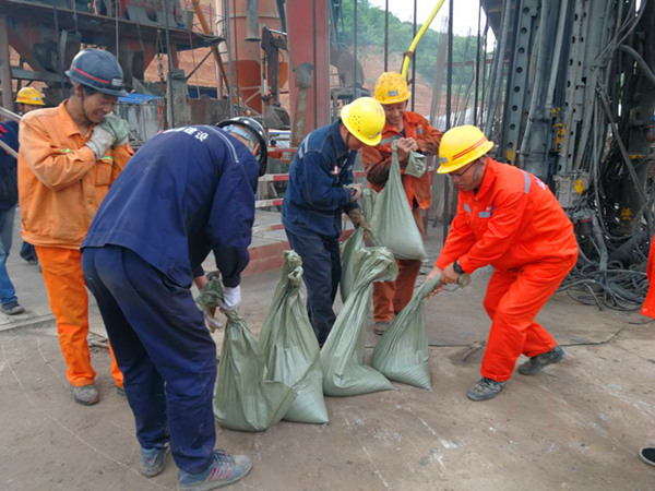 陜煤建設(shè)礦建三公司崔木項(xiàng)目部：不懼風(fēng)雨，聞“汛”而動(dòng)
