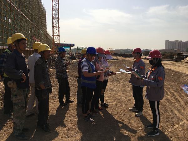 瞧，我們項(xiàng)目部的“新生”力量