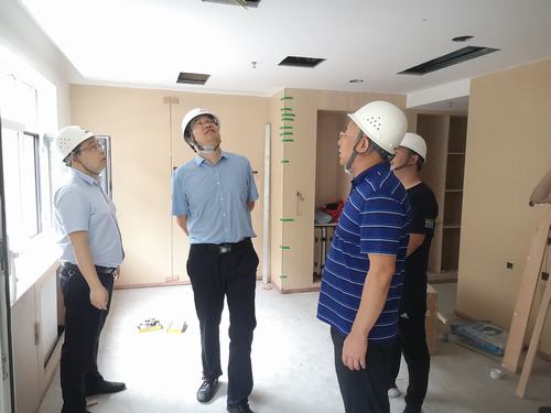 陜煤實業(yè)集團副總經(jīng)理張四棟蒞臨西煤機養(yǎng)老院項目檢查指導(dǎo)工作