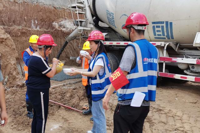 “炎值”爆表！看陜煤建設(shè)韓城分公司土建二項(xiàng)目部如何應(yīng)對(duì)高溫“烤驗(yàn)”