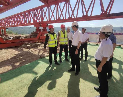 咸陽市紀檢委書記蒞臨銀西高鐵彬州東站前廣場項目檢查指導工作
