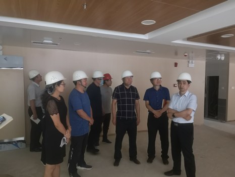 陜煤實業(yè)集團董事長胡守平蒞臨咸陽分公司承建的西煤機養(yǎng)老院項目檢查指導工作