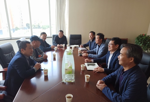 陜西能源職業(yè)技術(shù)學(xué)院招生就業(yè)處處長于濤一行蒞臨建設(shè)集團(tuán)交流座談