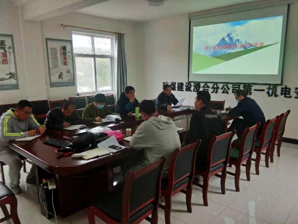 陜煤建設(shè)澄合分公司第一機電安裝隊“重錘敲鼓”助力“百日安全”活動顯成效