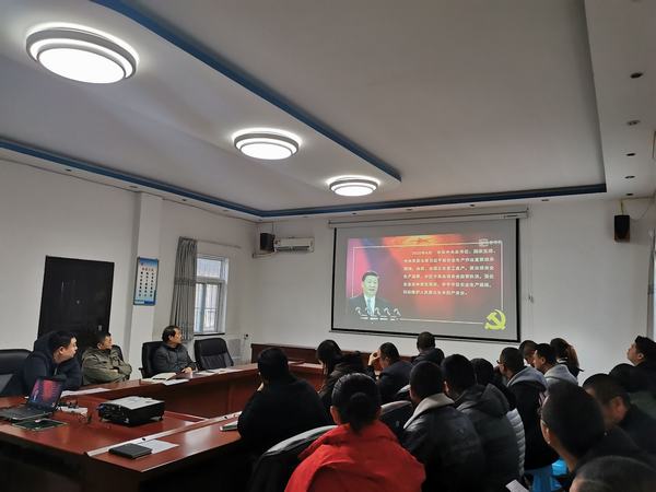 陜煤建設(shè)設(shè)備租賃中心認(rèn)真學(xué)習(xí)習(xí)近平關(guān)于安全生產(chǎn)重要論述筑牢安全生產(chǎn)思想防線