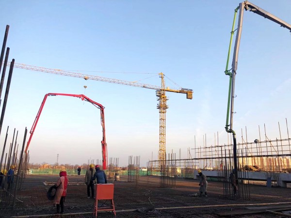 陜煤建設(shè)澄合分公司渭南南京金龍項(xiàng)目部跨年夜上演著施工“大戲”