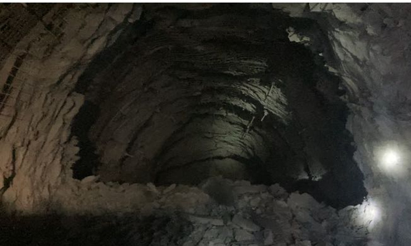 陜煤建設(shè)礦建三公司崔木項(xiàng)目部二號(hào)副立井井底車(chē)場(chǎng)平巷順利貫通